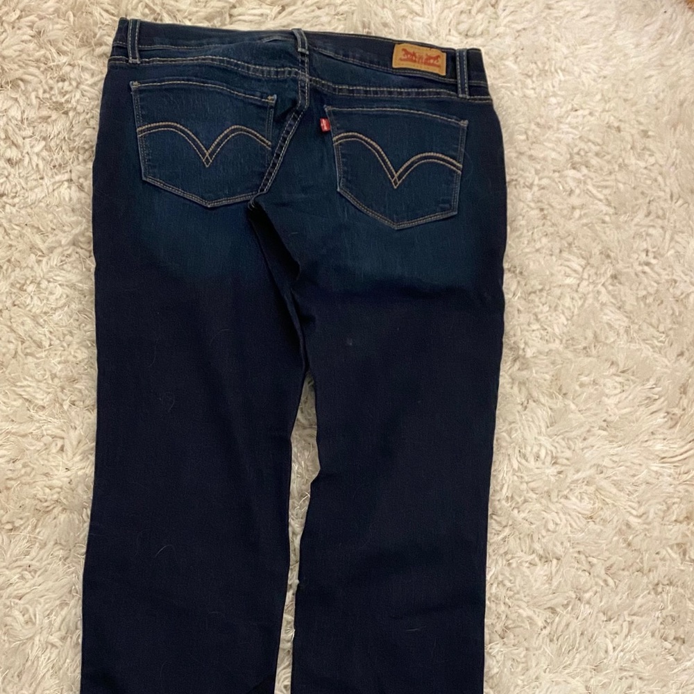 Dark wash straight leg Levi’s Size 7